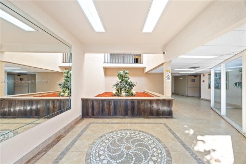 Condo in Coral Springs, Florida, 2 bedrooms № 1962257 - photo 29