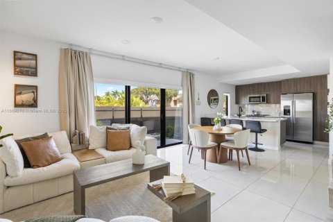 House in Florida City, Florida 5 bedrooms, 176.7 sq.m. № 1979531 - photo 3