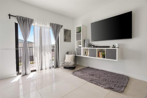 House in Florida City, Florida 5 bedrooms, 176.7 sq.m. № 1979531 - photo 29