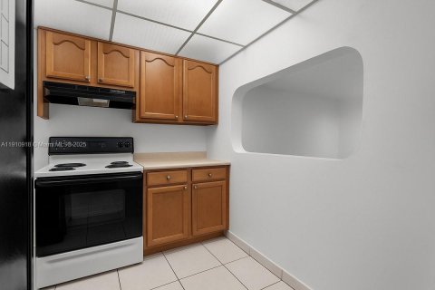 Adosado en venta en Miami, Florida, 3 dormitorios, 151.24 m2 № 1966760 - foto 11