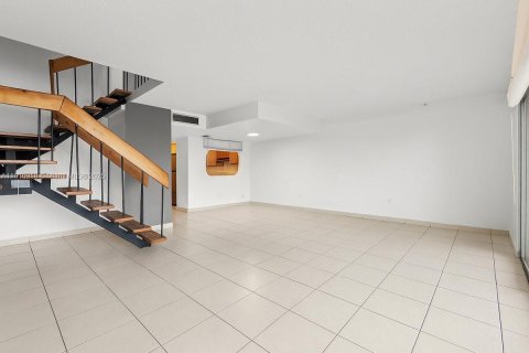 Adosado en venta en Miami, Florida, 3 dormitorios, 151.24 m2 № 1966760 - foto 8