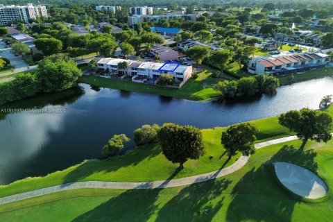 Adosado en venta en Miami, Florida, 3 dormitorios, 151.24 m2 № 1966760 - foto 27