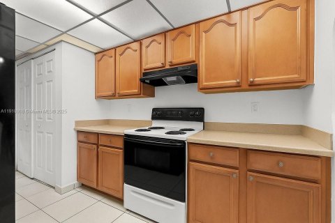 Adosado en venta en Miami, Florida, 3 dormitorios, 151.24 m2 № 1966760 - foto 12