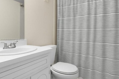 Adosado en venta en Miami, Florida, 3 dormitorios, 151.24 m2 № 1966760 - foto 16