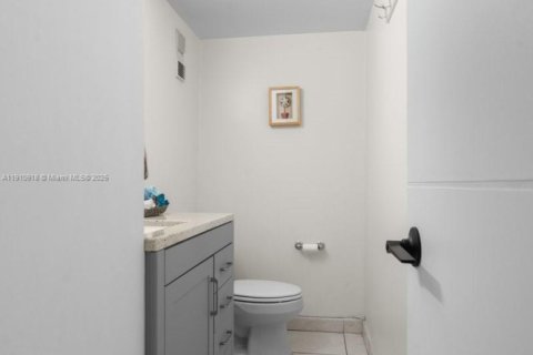 Adosado en venta en Miami, Florida, 3 dormitorios, 151.24 m2 № 1966760 - foto 20