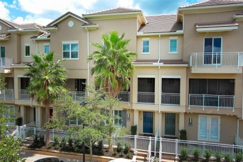 Touwnhouse à vendre à Lake Mary, Floride: 3 chambres, 203.18 m2 № 2329200 - photo 2