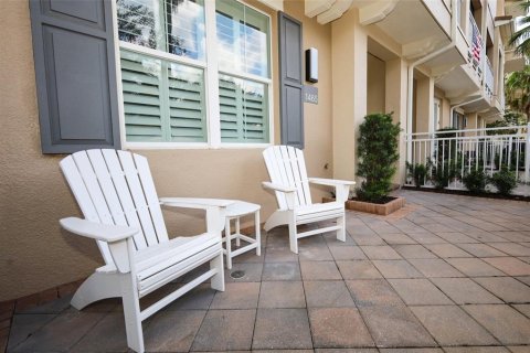 Touwnhouse à vendre à Lake Mary, Floride: 3 chambres, 203.18 m2 № 2329200 - photo 6