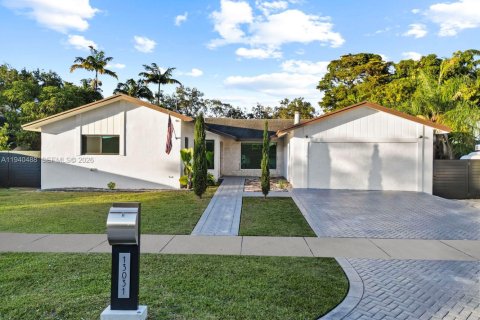 Дом в Майами, Флорида 4 спальни, 190.91м2 № 1999100