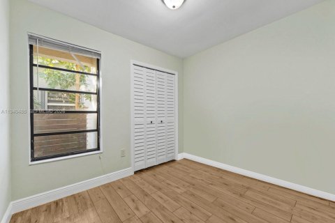 Купить виллу или дом в Майами, Флорида 4 спальни, 190.91м2, № 1999100 - фото 28