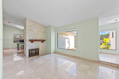 Купить виллу или дом в Майами, Флорида 4 спальни, 190.91м2, № 1999100 - фото 3