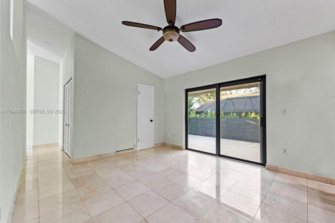 Купить виллу или дом в Майами, Флорида 4 спальни, 190.91м2, № 1999100 - фото 17