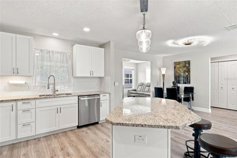 House in The Villages, Florida 2 bedrooms, 131.46 sq.m. № 2354511 - photo 14