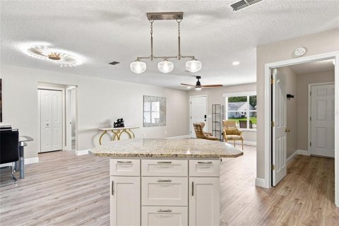 House in The Villages, Florida 2 bedrooms, 131.46 sq.m. № 2354511 - photo 15