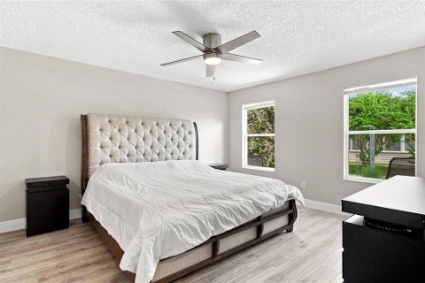 House in The Villages, Florida 2 bedrooms, 131.46 sq.m. № 2354511 - photo 29