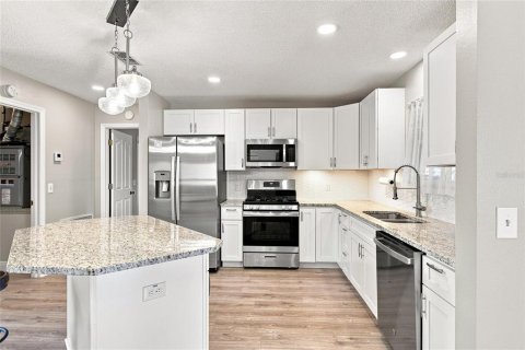 House in The Villages, Florida 2 bedrooms, 131.46 sq.m. № 2354511 - photo 16