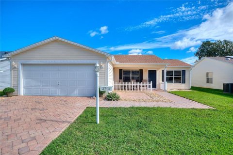 House in The Villages, Florida 2 bedrooms, 131.46 sq.m. № 2354511 - photo 2