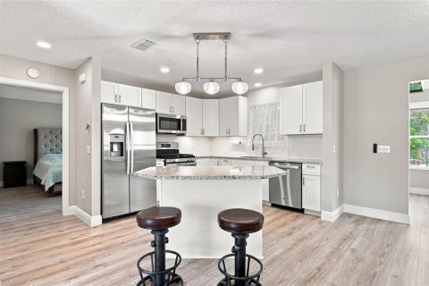 House in The Villages, Florida 2 bedrooms, 131.46 sq.m. № 2354511 - photo 13