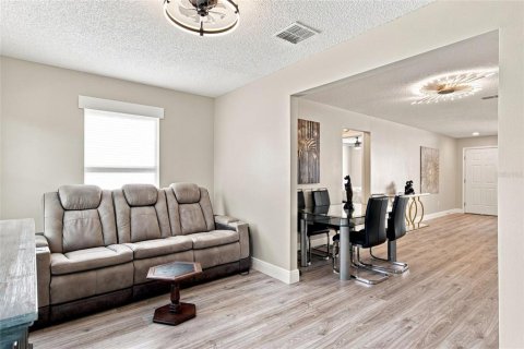 House in The Villages, Florida 2 bedrooms, 131.46 sq.m. № 2354511 - photo 20