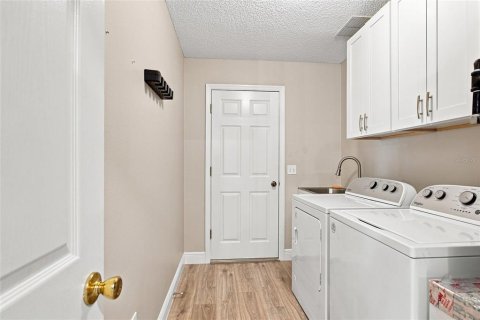 House in The Villages, Florida 2 bedrooms, 131.46 sq.m. № 2354511 - photo 23