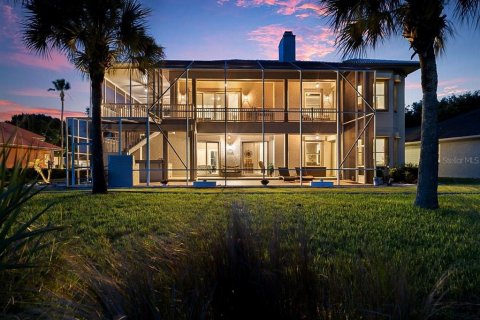 House in Palm Coast, Florida 5 bedrooms, 373.47 sq.m. № 2317499 - photo 2