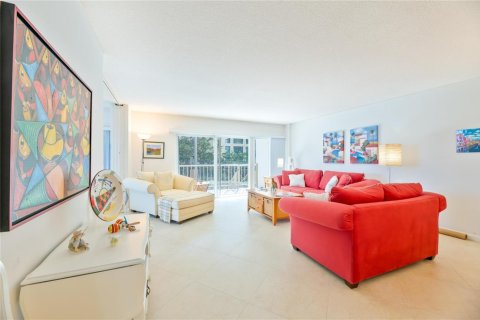 Condominio en venta en Hillsboro Beach, Florida, 3 dormitorios, 143.16 m2 № 2245436 - foto 11