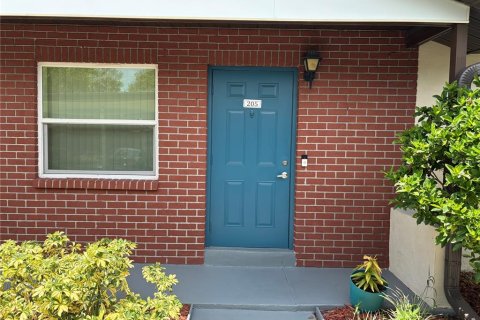 House in Clearwater, Florida 2 bedrooms, 55.74 sq.m. № 2218652 - photo 2