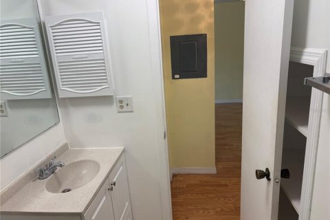 House in Clearwater, Florida 2 bedrooms, 55.74 sq.m. № 2218652 - photo 15
