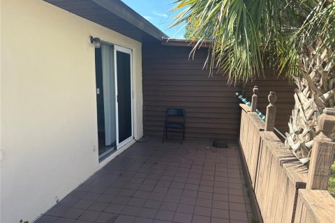 House in Clearwater, Florida 2 bedrooms, 55.74 sq.m. № 2218652 - photo 26