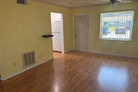 House in Clearwater, Florida 2 bedrooms, 55.74 sq.m. № 2218652 - photo 4
