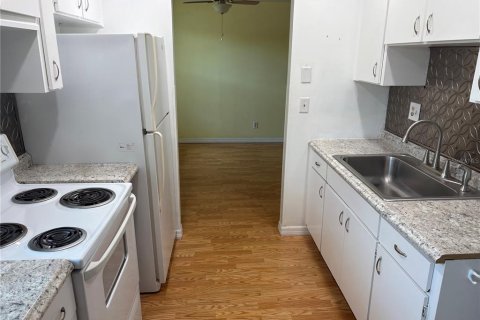 House in Clearwater, Florida 2 bedrooms, 55.74 sq.m. № 2218652 - photo 7