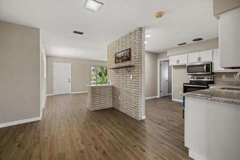 House in Venice, Florida 3 bedrooms, 178.37 sq.m. № 1558613 - photo 8