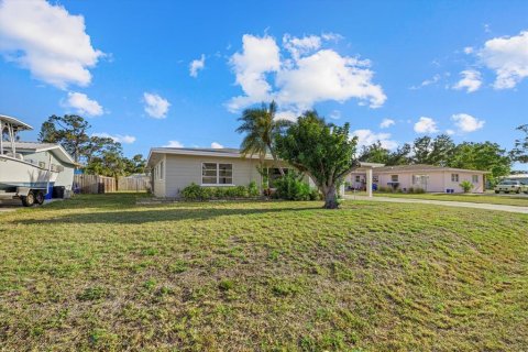 House in Venice, Florida 3 bedrooms, 178.37 sq.m. № 1558613 - photo 26