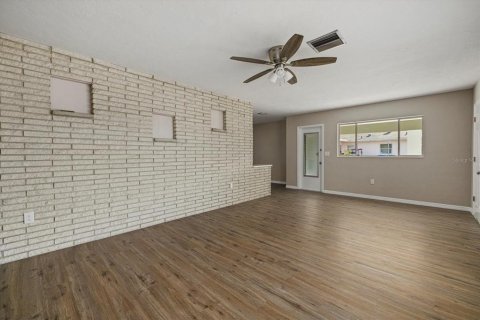 House in Venice, Florida 3 bedrooms, 178.37 sq.m. № 1558613 - photo 6