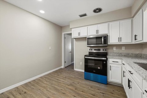House in Venice, Florida 3 bedrooms, 178.37 sq.m. № 1558613 - photo 10