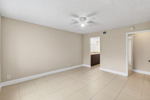 Condominio en venta en Coral Springs, Florida, 1 dormitorio, 65.03 m2 № 2155100 - foto 20