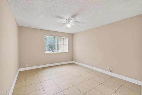Condominio en venta en Coral Springs, Florida, 1 dormitorio, 65.03 m2 № 2155100 - foto 19