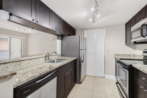Condominio en venta en Coral Springs, Florida, 1 dormitorio, 65.03 m2 № 2155100 - foto 2