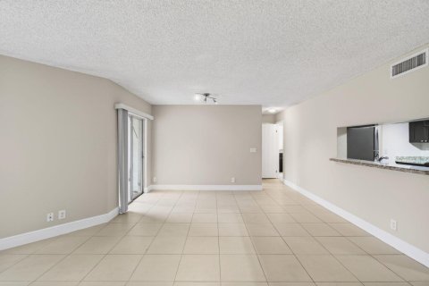 Condominio en venta en Coral Springs, Florida, 1 dormitorio, 65.03 m2 № 2155100 - foto 12