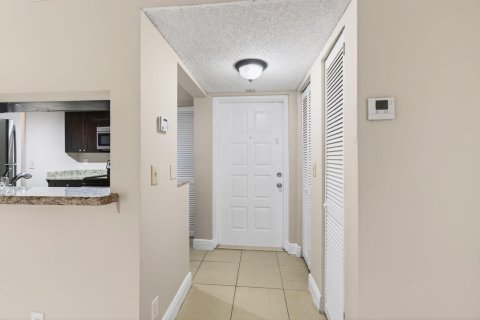 Condominio en venta en Coral Springs, Florida, 1 dormitorio, 65.03 m2 № 2155100 - foto 8