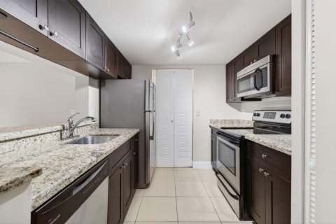 Condominio en venta en Coral Springs, Florida, 1 dormitorio, 65.03 m2 № 2155100 - foto 5