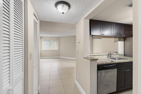 Condominio en venta en Coral Springs, Florida, 1 dormitorio, 65.03 m2 № 2155100 - foto 10