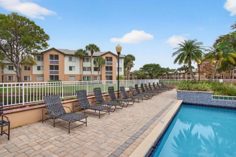Condominio en venta en Coral Springs, Florida, 1 dormitorio, 65.03 m2 № 2155100 - foto 28