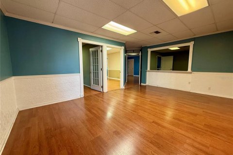 Propiedad comercial en alquiler en Hudson, Florida, 1202.9 m2 № 1886314 - foto 3
