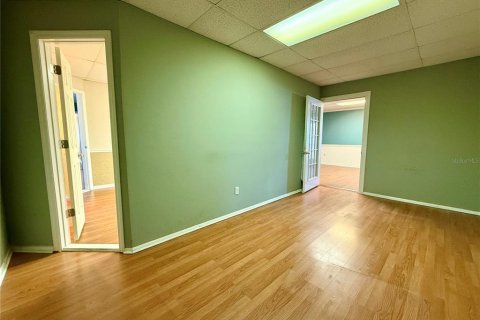 Propiedad comercial en alquiler en Hudson, Florida, 1202.9 m2 № 1886314 - foto 12