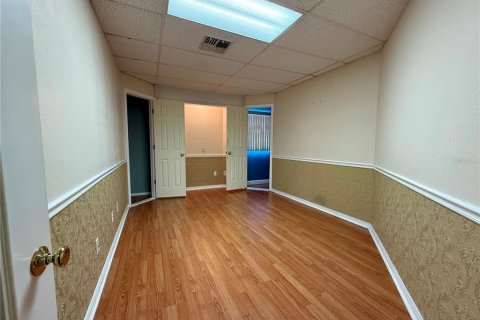 Propiedad comercial en alquiler en Hudson, Florida, 1202.9 m2 № 1886314 - foto 9