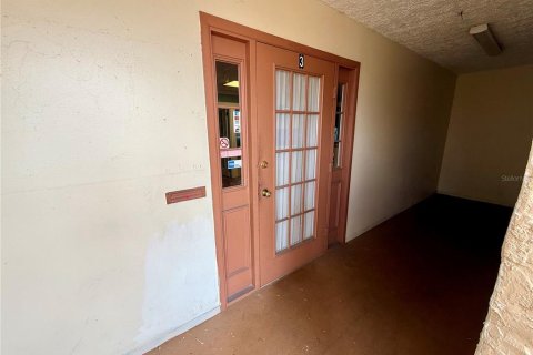 Propiedad comercial en alquiler en Hudson, Florida, 1202.9 m2 № 1886314 - foto 2