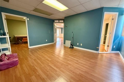 Propiedad comercial en alquiler en Hudson, Florida, 1202.9 m2 № 1886314 - foto 6