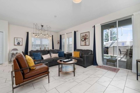 Adosado en venta en Davenport, Florida, 5 dormitorios, 201.32 m2 № 2135494 - foto 11