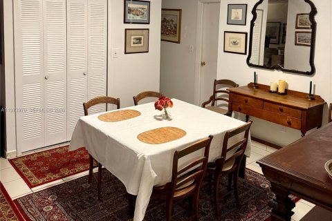 Купить виллу или дом в Майами, Флорида 3 спальни, 129.69м2, № 2033679 - фото 12