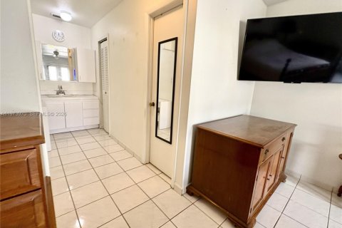 Купить виллу или дом в Майами, Флорида 3 спальни, 129.69м2, № 2033679 - фото 21